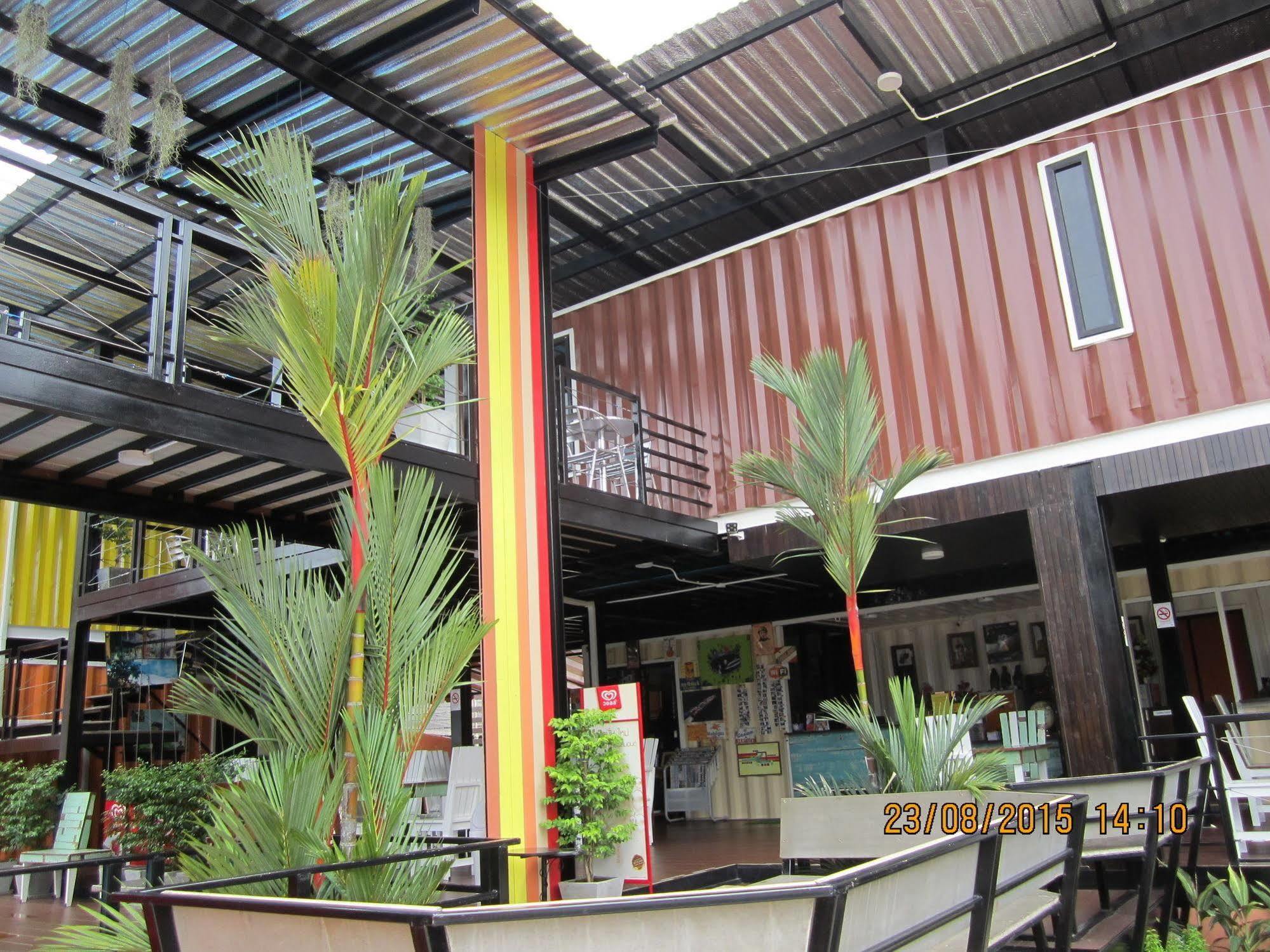 Retro Box Hotel Chumphon Exterior photo